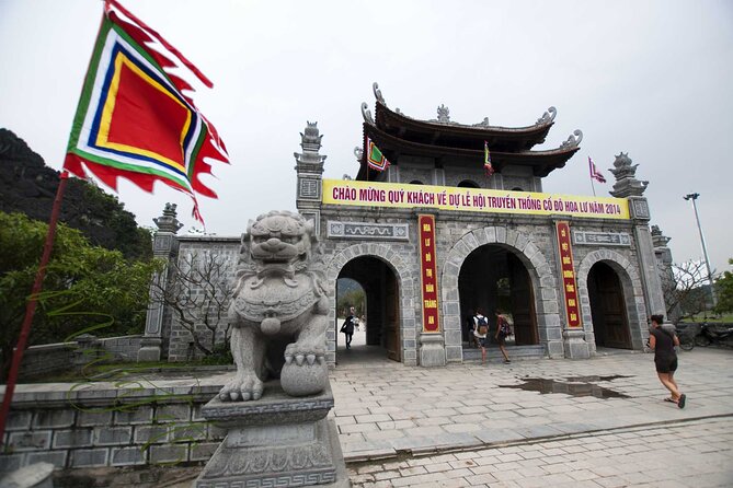 Ninh Binh 2D1N Excursion from Hanoi by Limousine - Mua Cave: the almost-500-step climb for Lying Dragon views