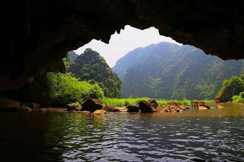 Ninh Binh : Bai Dinh Pagoda, Trang An, and Mua Cave Tour - Trang An: the boat ride that turns karst scenery into a slow show