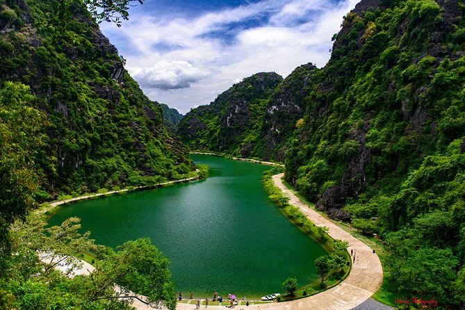 Ninh Binh Daily Tour: Hoa Lu- Am Tien Cave - Tam Coc- Bike - Bich Dong pagoda - Price and what you get for $77