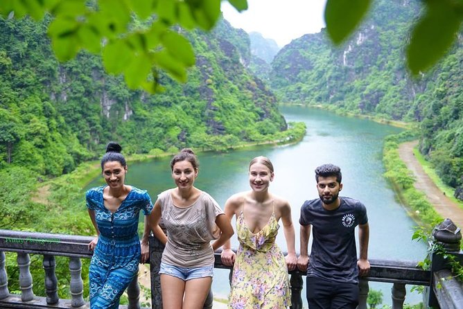 Ninh Binh Daily Tour: Hoa Lu - Am Tien Cave- Trang An boat ride - Am Tien to Mua Cave upgrade: how viewpoint time might shift