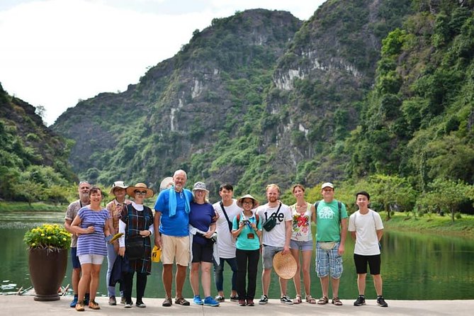 Ninh Binh Daily Tour: Hoa Lu - Am Tien Cave- Trang An boat ride - Guide quality: why names like Huen, Vu Nguyen, and Tan keep showing up