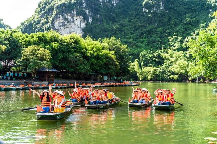 Ninh Binh Day Tour: Hoa Lu, Trang An Mua Cave, Boat Ride - Hoa Lu Ancient Capital: Temples, Legends, and 17th-Century Details