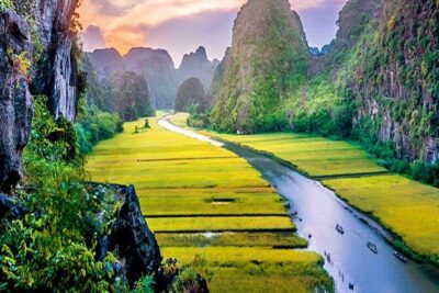 Ninh Binh Day Tour Tam Coc Mua Cave Hoa Lu Buffet Lunch Limousine - Buffet lunch in Tam Coc: refuel for the boat and the climb