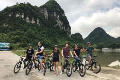 Ninh Binh Day Tour To Visit Hoa Lu -Tam Coc/ Trang An - Mua Cave - Hoa Lu temples of the Dinh & Le dynasties, plus biking around a village