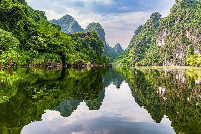Ninh Binh Full Day Small Group Tour - Trang An UNESCO boat ride: caves, routes, and what to expect on the water