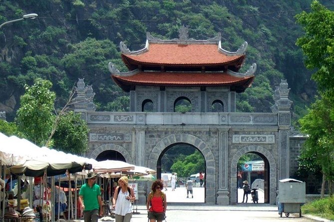 Ninh Binh Full Day Tour from Hanoi : Hoa Lu Tam Coc Mua Cave - Mua Caves: the 500 steps for the viewpoint payoff