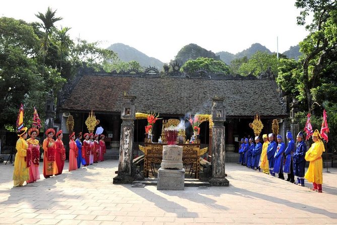 Ninh Binh Full Day Tour From Hanoi: Hoa Lu - Trang An - Mua Cave - The Morning Pickup and the 110 km Drive to Ninh Binh