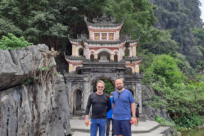 Ninh Binh Full Day Tour Group 8 (Trang An- Bich Dong- Mua cave) - A small-group Ninh Binh day that starts fast from Hanoi