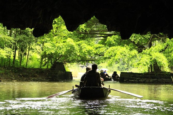 Ninh Binh Full Day Tour to Hoa Lu Tam Coc Mua Cave Buffet Lunch - The guide and pacing: small-group support that matters