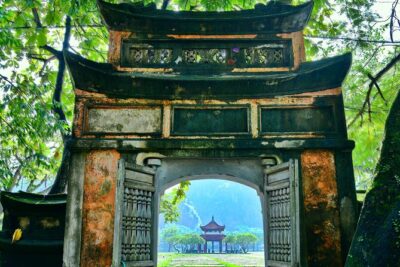 Ninh Binh Group Tour of 11 from Hanoi via Mua Cave Tam Coc Hoa Lu - Mua Cave and Lying Dragon Mountain: the viewpoint effort is worth it