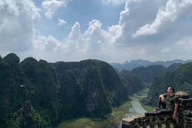Ninh Binh Group Tour of 11 from Hanoi via Mua Cave Tam Coc Hoa Lu - Hoa Lu temples: history stop that makes the scenery click