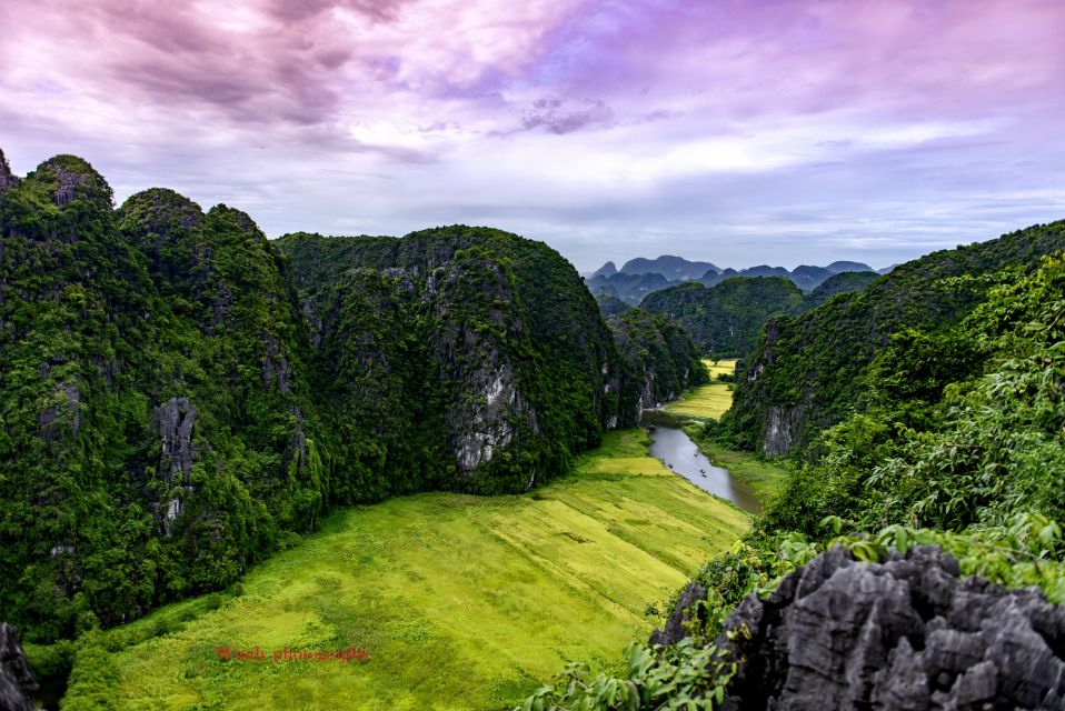 Ninh Binh: Hoa Lu, Mua Cave, and Trang An Tour and Boat Ride - Mua Mountain’s 500 steps: the hike that’s short but not easy