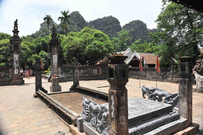 Ninh Binh - Hoa Lu - Mua Cave - Tam Coc 1 Day Tour - A one-day route that actually feels planned