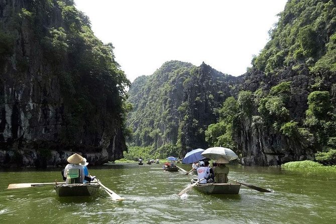 Ninh Binh - Hoa Lu - Mua Cave - Tam Coc 1 Day Tour - Mua Cave on Dragon Mountain: nearly 500 steps for the big view