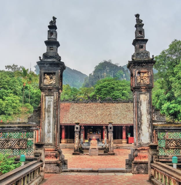 Ninh Binh: Hoa Lu, Trang An and Mua Cave Full-Day Trip - The 30-minute bike ride and the garden buffet pause