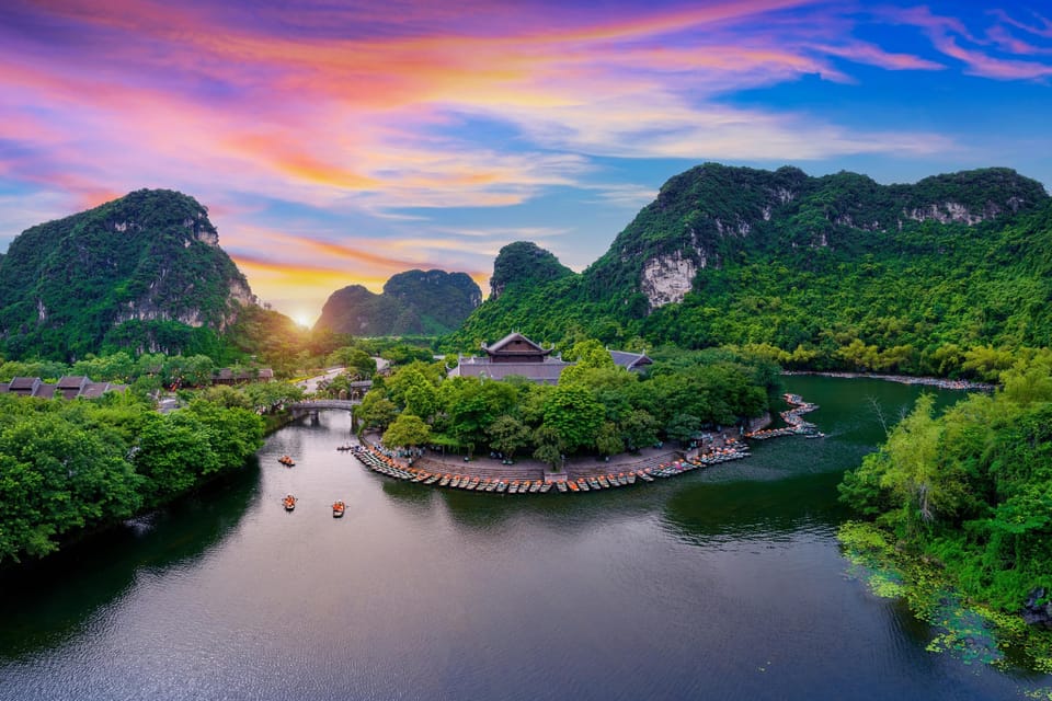 Ninh Binh: Hoa Lu, Trang An and Mua Cave Full-Day Trip - Hoa Lu: stepping into Vietnam’s old royal capital