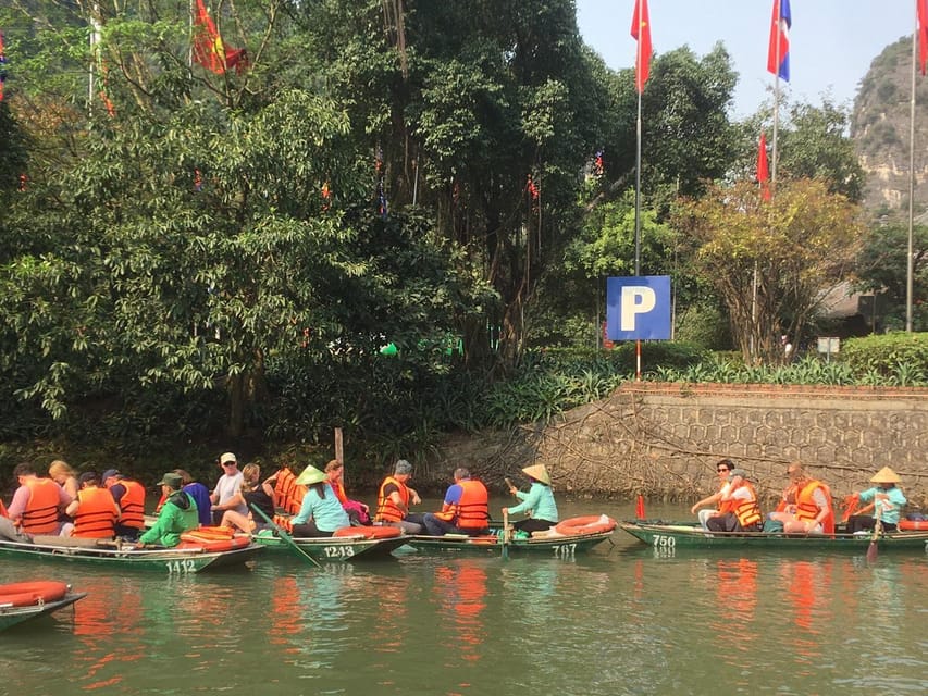 Ninh Binh : Hoa Lu, Trang An & Mua Cave 1 Day Trip - Hoa Lu: seeing Dinh and Le King temples as a real story