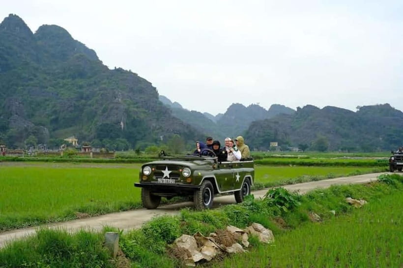 Ninh Binh Jeep Ride: Coi Khe, Mua Cave Sunset & Hoa Lu Night - Hang Múa / Mua Cave Sunset: The Steps Are the Point