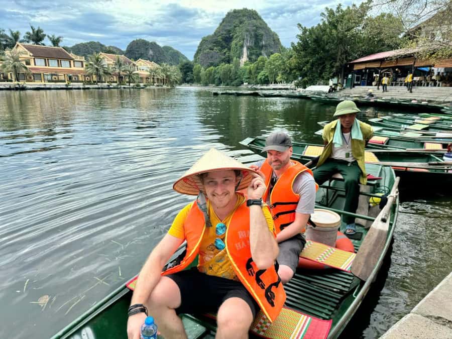 Ninh Binh Jeep Tour: Trang An Boat Ride, Bich Dong, Mua Cave - Trang An Boat Ride: 2.5 Hours on the Water Through Caves