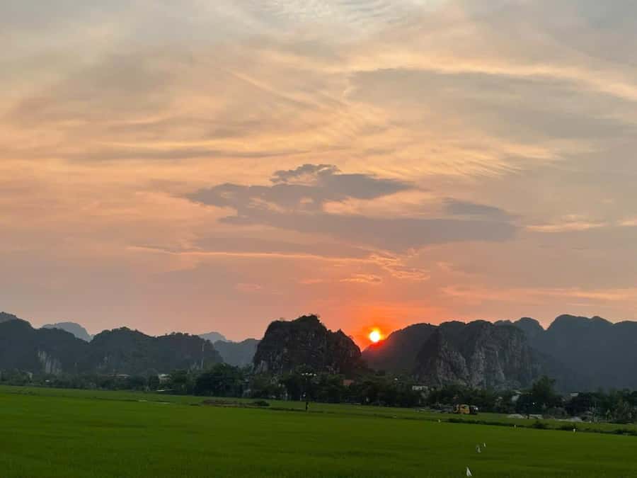 Ninh Binh Jeep Tour: Trang An Boat Ride, Bich Dong, Mua Cave - Timing: Start at 8:00 AM or 1:00 PM and Watch Your Schedule