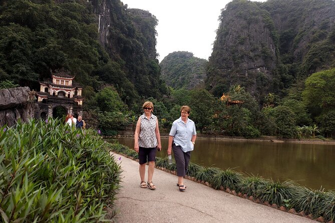 Ninh Binh Luxury Day Tour by Limousine- Small Group- All included - The Tam Coc boat trip: why it’s the heart of the day