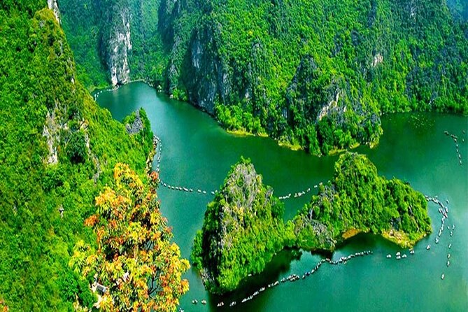 Ninh Binh Luxury Day Tour to Hoa Lu Trang An Mua Cave Max 9Pax - Trang An Grottoes by bamboo boat: the UNESCO stop people plan their day around
