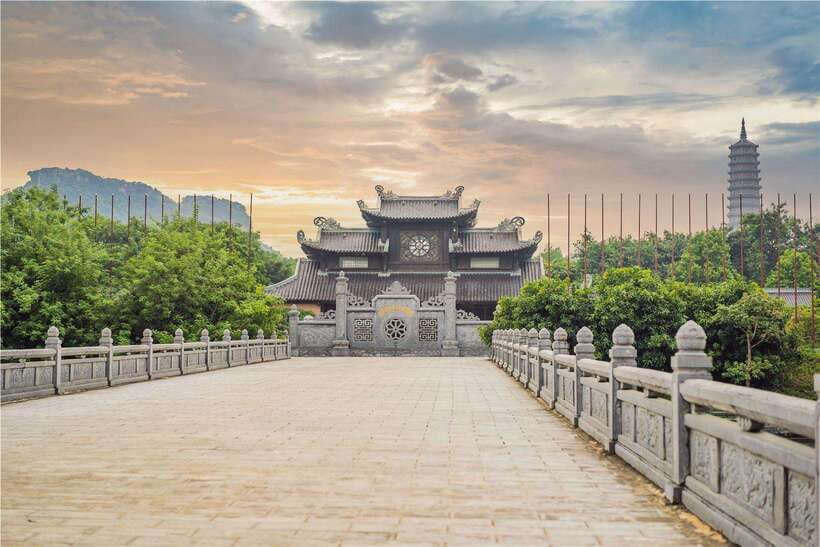 Ninh Binh : Mua Cave, Bai Dinh Pagoda, and Trang An Day Tour - Bai Dinh Pagoda: scale you can feel, plus specific highlights to look for