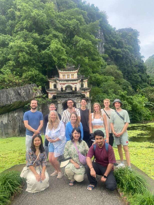 Ninh Binh : Mua Cave, Bai Dinh Pagoda, and Trang An Day Tour - Lunch in the countryside: refuel without losing the flow