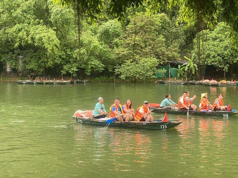 Ninh Binh : Mua Cave, Bai Dinh Pagoda, and Trang An Day Tour - Timing and crowd strategy: what good guiding looks like