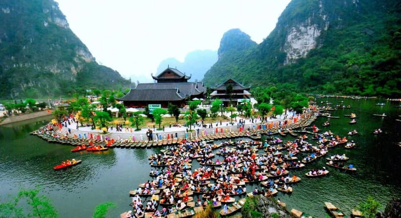 Ninh Binh: Mua Cave Hike, Trang An Boat & Village Bike Tour - Lunch with a local family: the cultural heart of the day