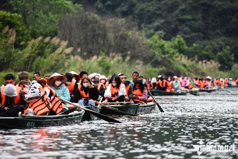 Ninh Binh: Mua Cave Hike, Trang An Boat & Village Bike Tour - Pickup and group size: how the day’s mood is set