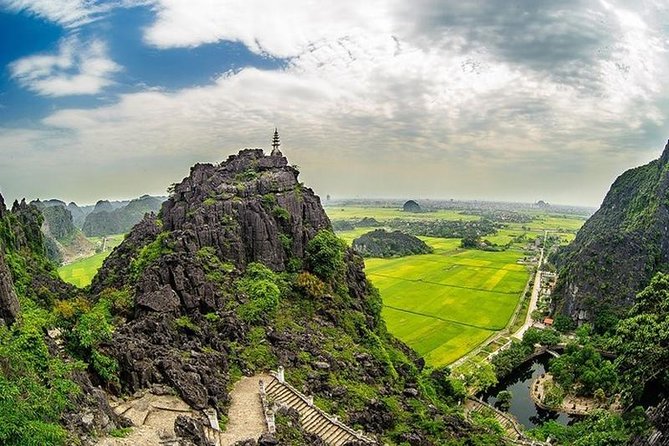Ninh Binh One Day Tour To Visit Hoa Lu, Tam Coc, Mua Cave - Tam Coc Lunch and the Bamboo Boat Ride You Actually Came For