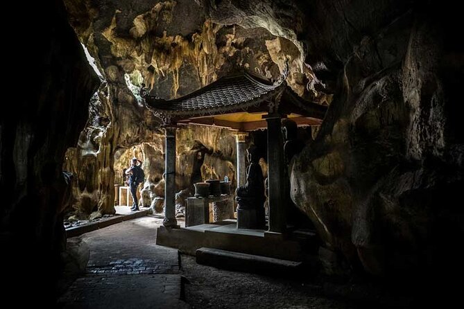 Ninh Binh Photo Explorer - Ceramic making at Gia Thuy: clay-to-pot action shots