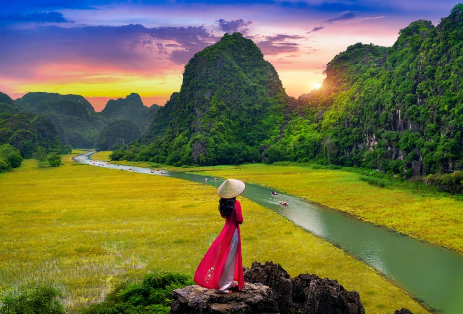 Ninh Binh Private Tour: Tam Coc, Bich Dong and Thung Nham - What to bring (and what to wear) for caves, boats, and pagoda steps
