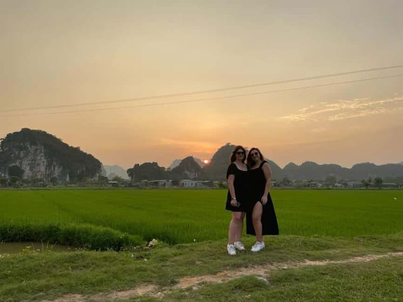 Ninh Binh Sunset Motobike Tour: Mua Cave, Bich Dong, Hoa Lu - Bích Động: your guided walking break before the night markets