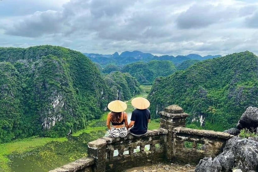 Ninh Binh Sunset Motobike Tour: Mua Cave, Bich Dong, Hoa Lu - Riding past rice fields and limestone karsts with a plan (not chaos)