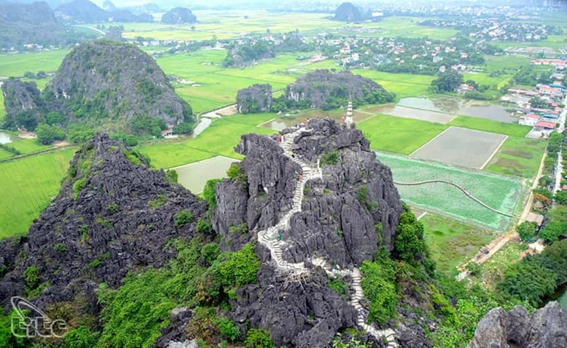Ninh Binh Sunset Motorbike: Mua Cave, Coi Khe & Hoa Lu Town - The Mua Cave Climb: Nearly 500 Steps to the Best Golden-Hour Views