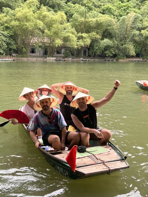 Ninh Binh Tour: Full-Day Hoa Lu and Tam Coc Boat Tour - Lunch in Ninh Binh: the buffet you can actually use