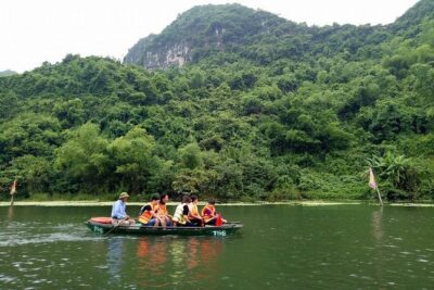 Ninh Binh Tour Hoa Lu Tam Coc Full Day: Biking,Boating,Tickets,Lunch, Limousine - Lunch break in Ninh Binh: included, filling, and made for tour timing