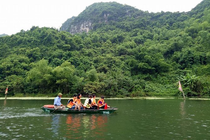 Ninh Binh Tour Hoa Lu Tam Coc Full Day: Biking,Boating,Tickets,Lunch, Limousine - Lunch break in Ninh Binh: included, filling, and made for tour timing