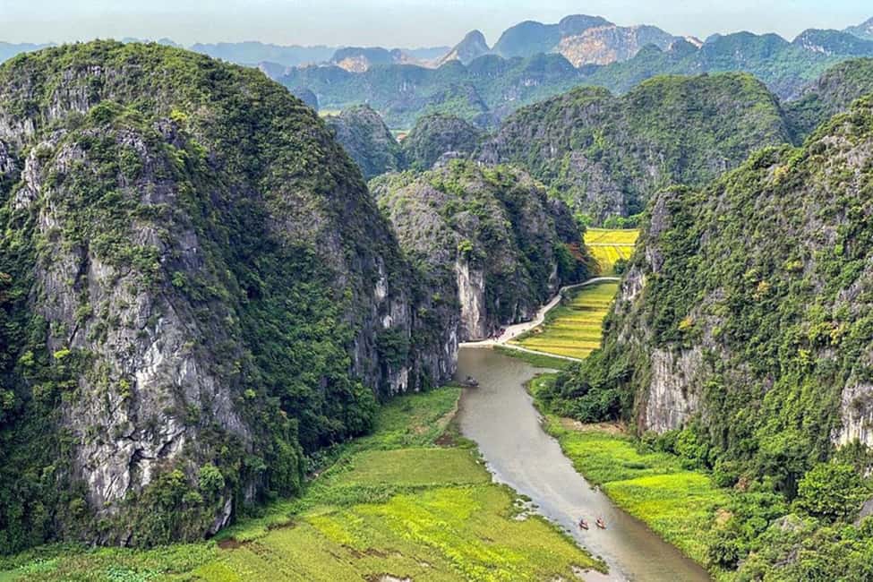 Ninh Binh: Trang An Boat Ride, Hoa Lu & Mua Cave Sunset - Hoa Lu Ancient Capital: temples, legends, and karst drama