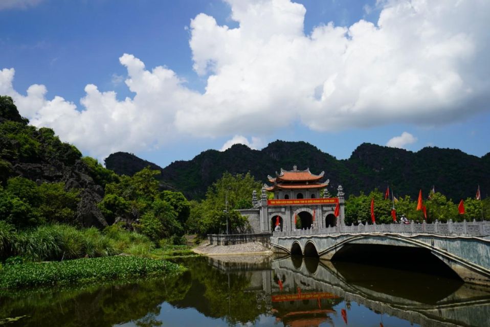 Ninh Binh Trip Visit Hoa Lu Capital -Tam Coc-Biking-Mua Cave - Mua Cave and the 500-step climb: big views with a clear payoff