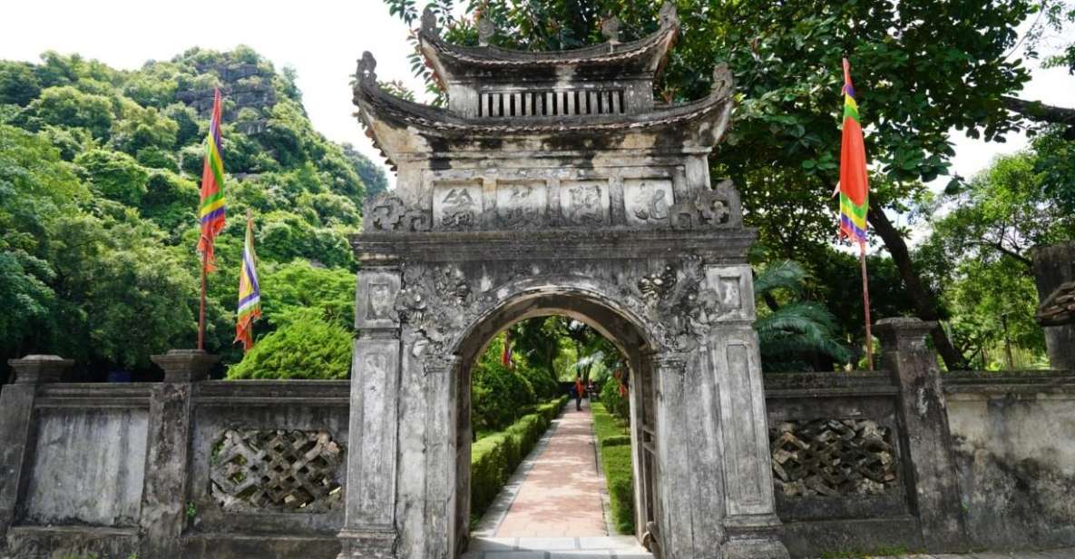 Ninh Binh Trip Visit Hoa Lu Capital -Tam Coc-Biking-Mua Cave - Getting to Ninh Binh: early start, country roads, and real travel time