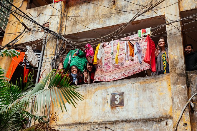 Off the Beaten Track in Hanoi: Private City Tour - Getting There and Timing: Meeting Point in Nghĩa Tân