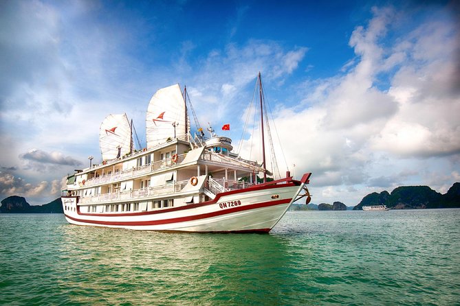 (Official) Signature Royal Cruise - 02 days 01 night program - What to expect from the onboard schedule (and how to use your free time well)