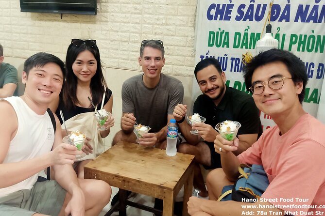 Old Quarter Hanoi Street Foods and Heritage Road Tour by Walking - Duờng Tau: the train-track alley photo moment