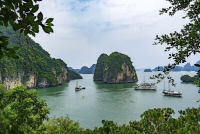 Orchid Cruises 2 Days/1Night 5 Star All included - Day 1 on Orchid Cruises: cabins, calm water, and candlelight dinner
