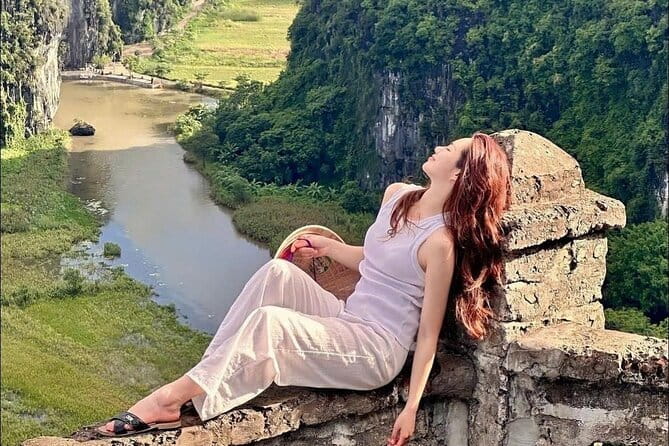 Private 1 day in Ninh Binh with Hoa Lu, Trang An and Mua cave - Mua Cave (Hang Múa): the stair hike to the Dragon View