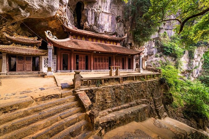 Private Boat and Biking Tour in Ninh Binh (Trang An - Hang Mua) - Stop 4: Lunch and a break from the walking pace