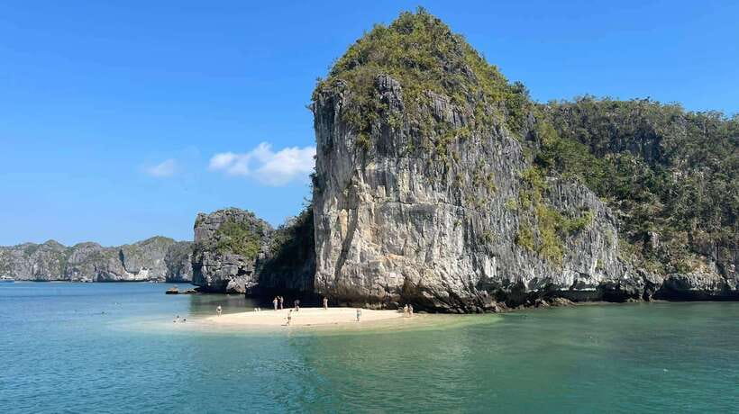 Private boat- Lan Ha Bay Half Day Tour with kayaking - Private Boat Kayaking in Lan Ha Bay: The Big Idea